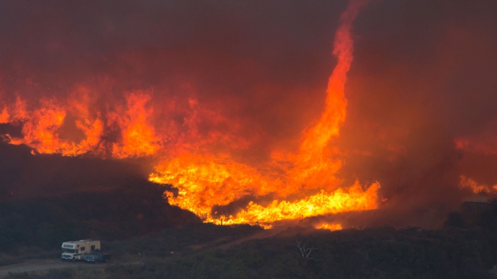 State of Emergency Declared, 82000 Evacuated After Southern California's Blue Cut Fire Explodes to 18000 Acres