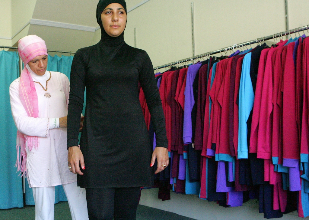 Muslim fashion designer Aheda Zanetti (L