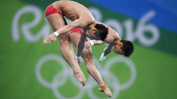 China's Chen Aisen and Lin Yue as expected won gold in the men's 10 meter synchronized diving at the Rio Games on Monday