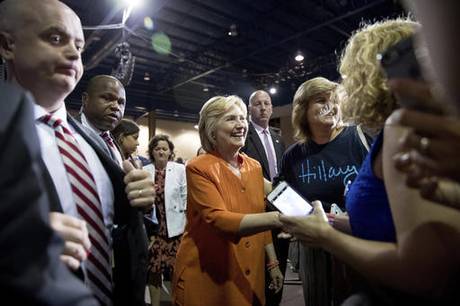 In Miami, Clinton to call on Congress to act on Zika virus