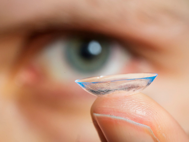 CDC issues warning on contact lenses