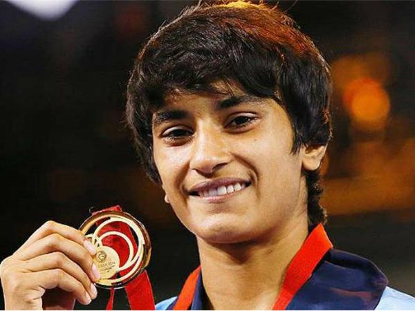 Olympics: Vinesh, Sakshi advance in women's wrestling