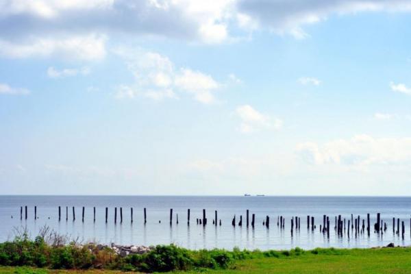 Report: NOPD, Coast Guard search Lake Pontchartrain after plane crash