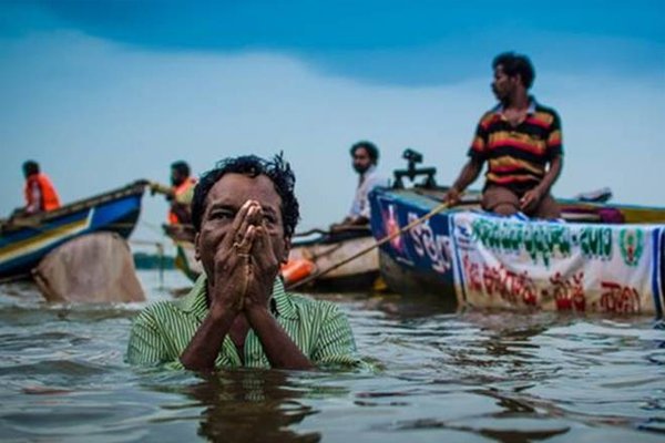 Krishna Pushkaram Festival Begins in Vijaywada, Thousands Take Holy Dip