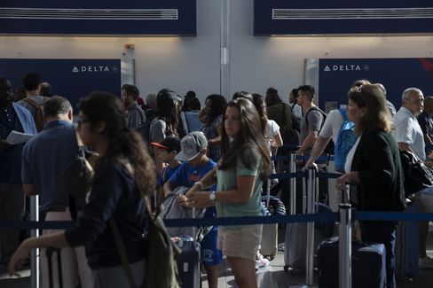 Delta Grounds Flights Worldwide Following Computer Outage