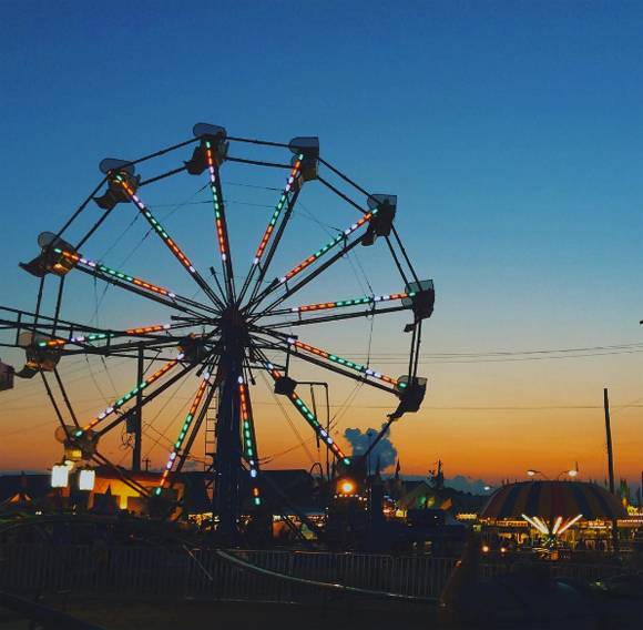 girls fall 12 metres from Ferris wheel