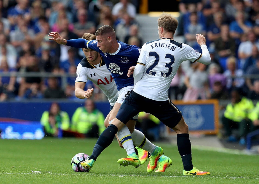 Upset for Leicester, Tottenham draws as EPL season starts