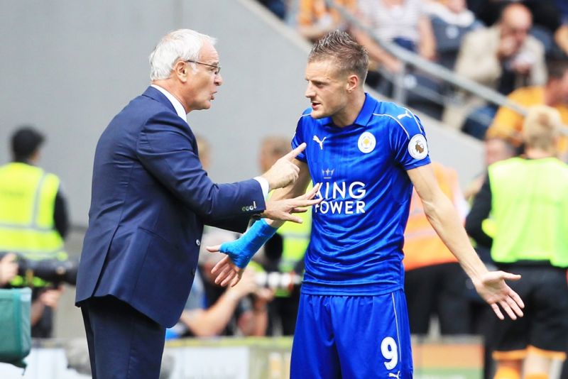 Leicester City’s manager Claudio Ranieri gestures as he talks with striker Jamie Vardy in their game against Hull City on Saturday