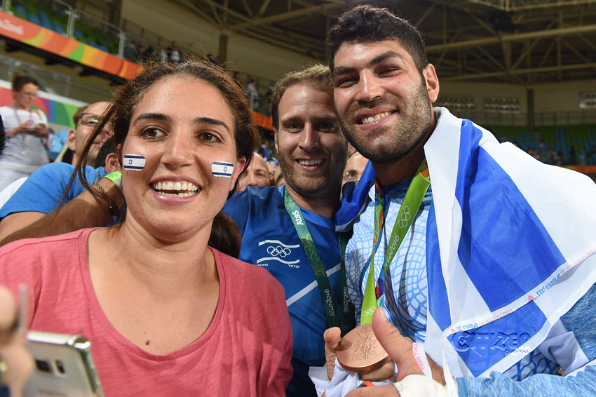 Bronze medallist Israel's Or Sasson poses for