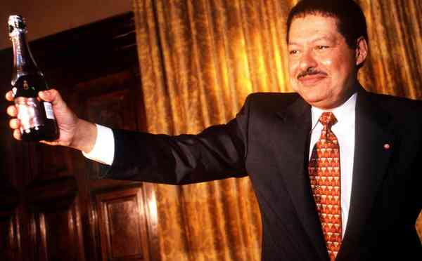 Nobel Prize-winning Egyptian chemist Ahmed Zewail has died in the US according to Egyptian state TV