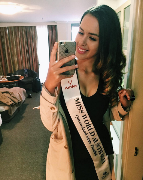 Miss World Australia finalist 17 killed in head on car crash