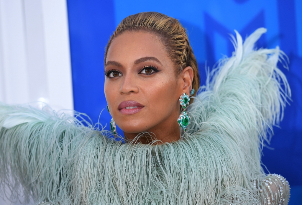 Emily Glover3 hours ago Beyonce Was Censored At The VMAs & Twitter Is Not Having It     ANGELA WEISS  AFP  Getty Images