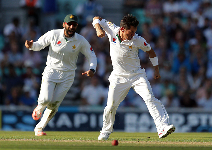 England in danger on 88-4 as Pakistan control 4th test