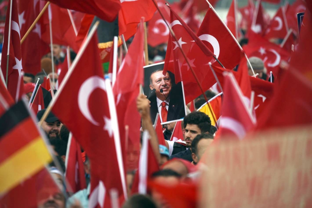 Erdogan supporters rally in Cologne