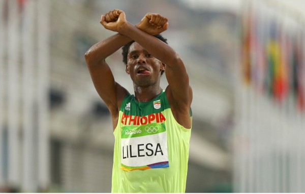 Olympic marathon silver medallist Feyisa Lilesa fears for safety after Ethiopian government protest