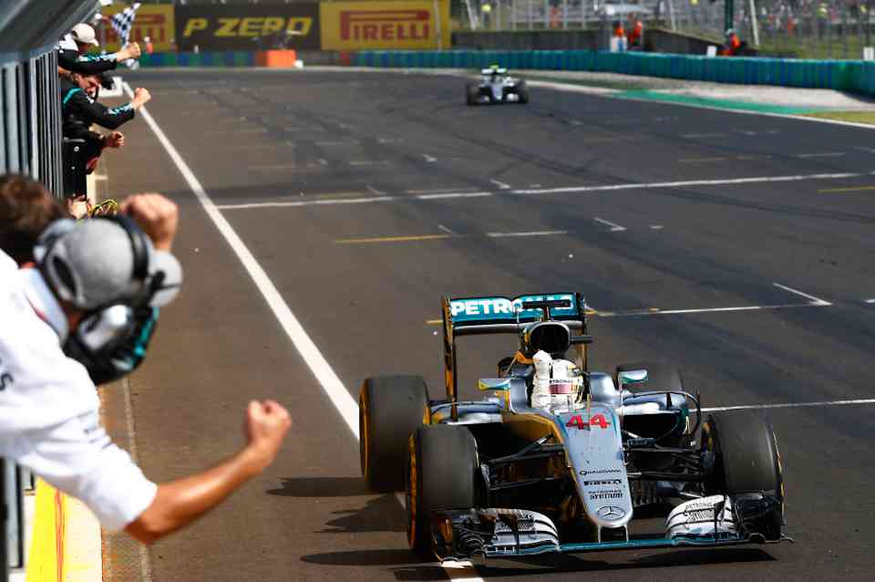 Hamilton holds off Rosberg to win 2016 Hungarian Grand Prix image