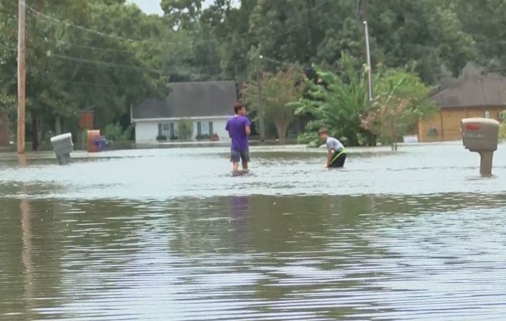 Louisiana flood: Gov. asks for volunteers in historic deluge