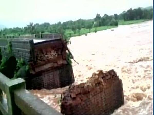 Highway bridge collapses in western India, casualties feared