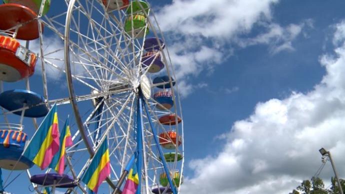 6-year-old girl in critical condition after falling from Ferris Wheel