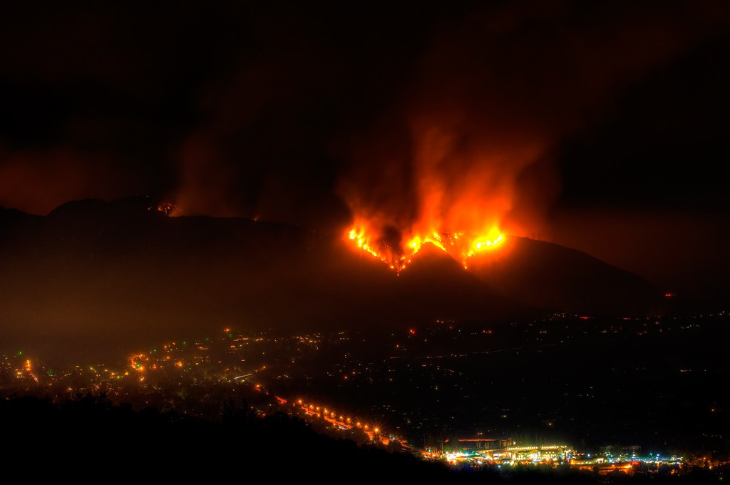 2 wildfires in California send residents fleeing from homes