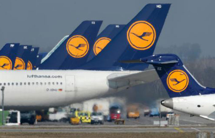 Aircraft of German airline Lufthansa standing at the tarmac of the Franz-Josef-Strauss-Airport in Munich southern Germany during a strike of pilots in this file