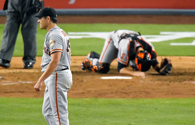 Giants' Moore loses no-hitter with two outs in ninth