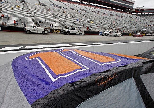 NASCAR Sprint Cup race at Bristol delayed by weather