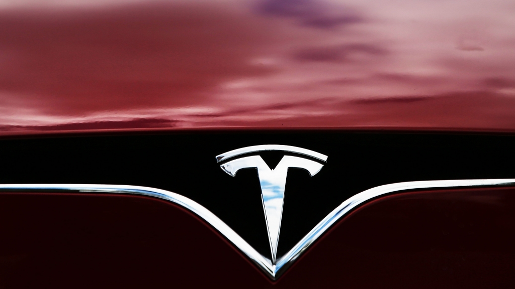 Elon Musk: Tesla claims to have world's fastest production car