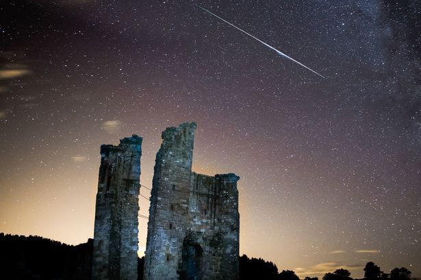 Perseid-meteor-shower-above-Edlington-Castle