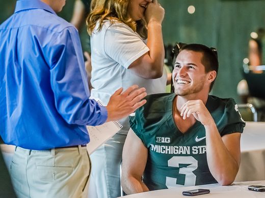 Report: Ex-Spartan Mike Sadler dies in car accident