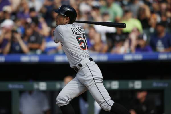 Ichiro Suzuki gets 3000th career hit in major leagues