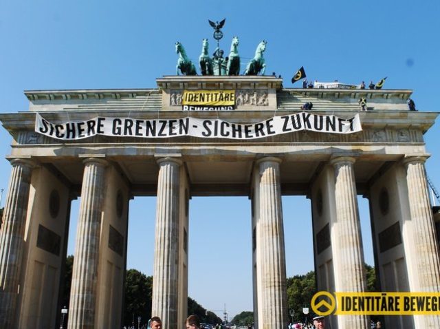 Identitarians Occupy Brandenburg Gate Slam Chancellor Merkel				Twitter/@IBDeutschland			by Chris Tomlinson27 Aug 20160		27 Aug 2016		27 Aug 2016