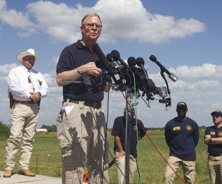 Jessalyn Tamez 
 

 
National Transportation Safety Board spokesman Robert Sumwalt talks about the crash at a news conference Sunday