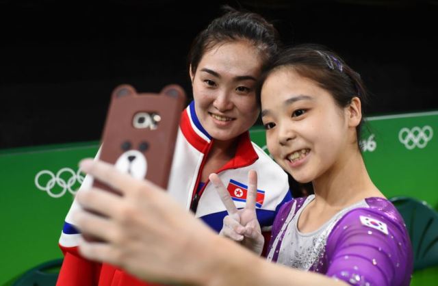 The-Filipino-Times_Rare moment North and South Korean gymnasts took a selfie together in Rio Olympics