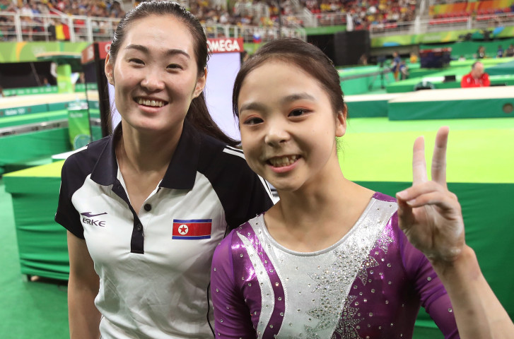 North/South Korea Gymnast Selfie Shows True Spirit Of Rio Olympics 2016