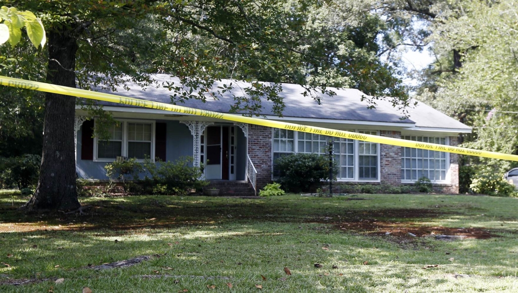 2 nuns found slain in Mississippi home; motive unclear