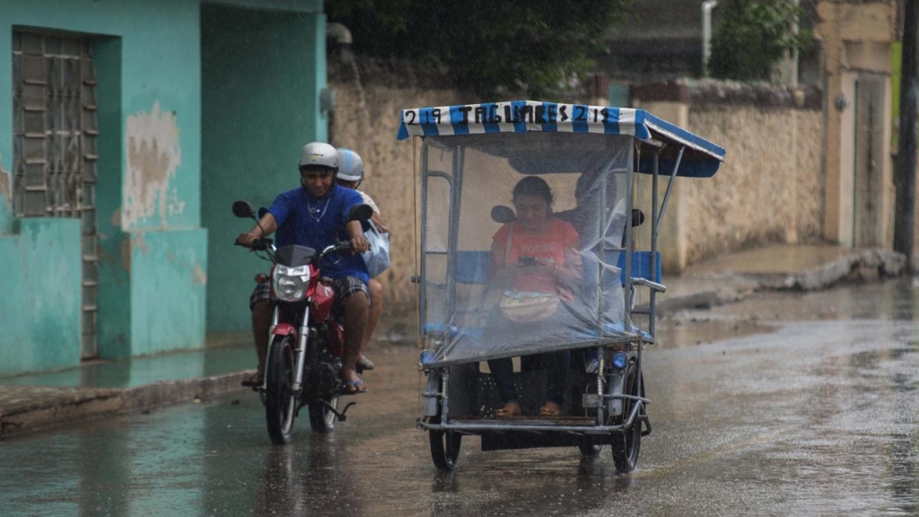 Landslides caused by intense rainfall from Tropical Storm Earl have killed six people in Mexico