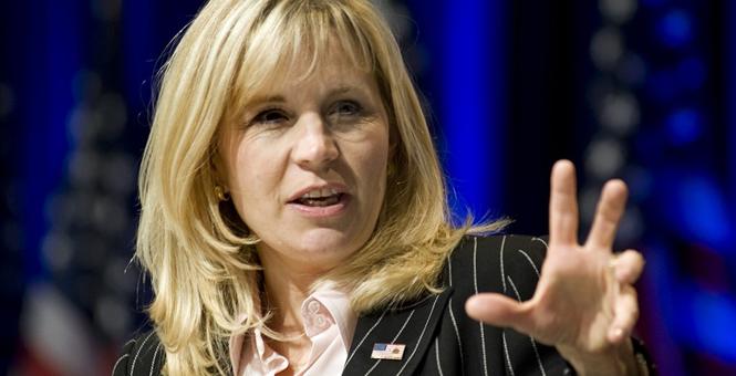 Liz Cheney Easily Wins Wyoming Primary