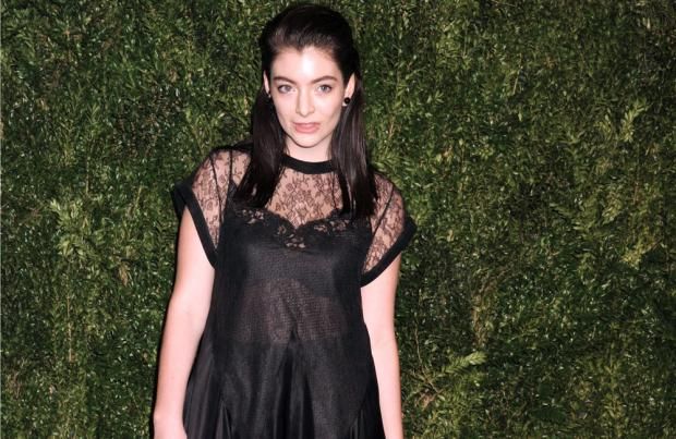 Lorde snaps at fans demanding new album