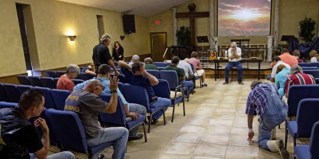 Trump tours flooding during campaign turnaround