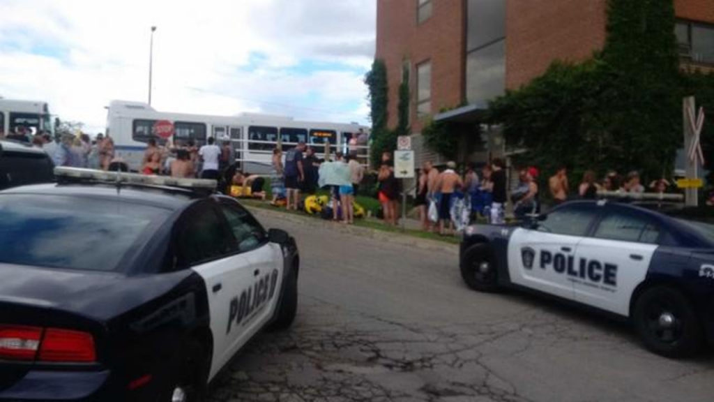 Strong Winds Land Michigan Water Event Participants Illegally In Canada