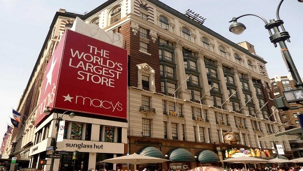 Macy's tops Wall Street estimates, to close 100 stores