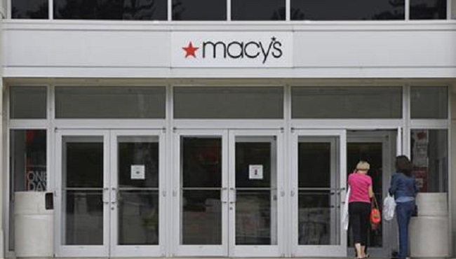 Macy's tops Street 2Q forecasts