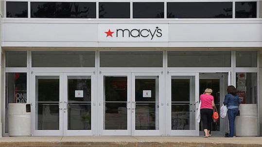 Macy's closing 100 stores by early 2017