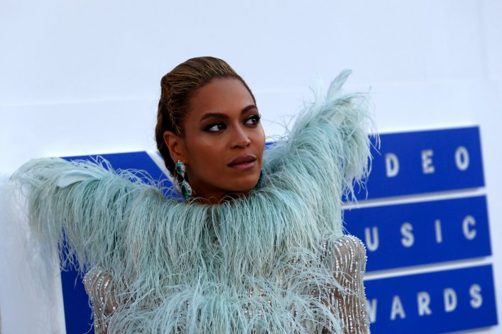 1. Making a Statement 2 hours ago Beyonce Brings Police Shooting Victims&#x27 Moms to VMAsEduardo Munoz  Reuters