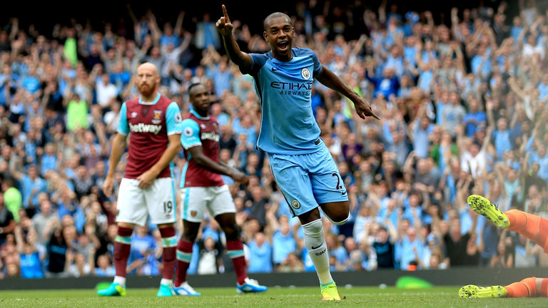 Manchester City's Fernandinho celebrates scoring his side's second goal of the game