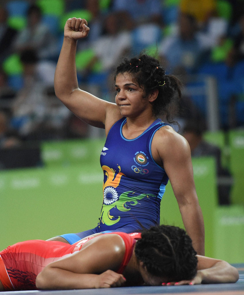 India's Sakshi Malik trounced Mangolia's Orkhon Purevdorg 12-3 in Repechage round to advance to bronze medal play-off in Rio Olympics Aug. 17