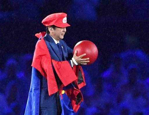 Japanese prime pinister wows Rio finale as Super Mario