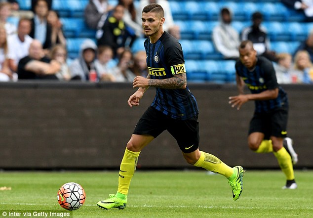 Mauro Icardi a target for Arsenal this summer will be staying put according to De Boer