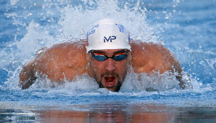 347768-michael-phelps-swims